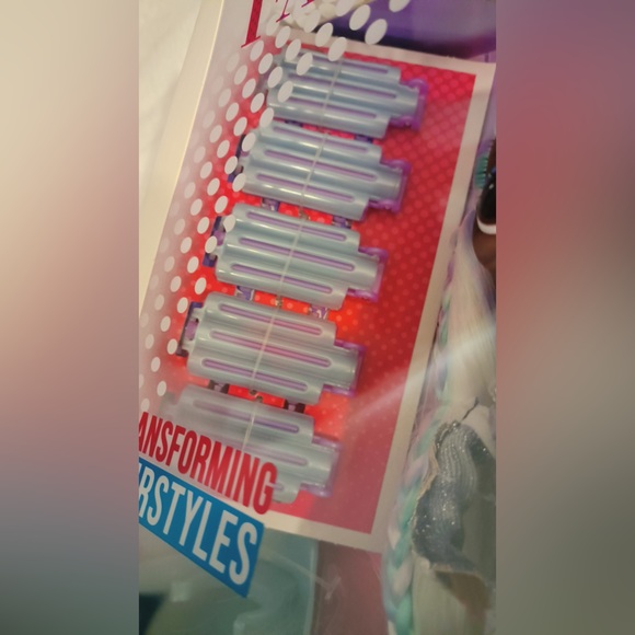 L.O.L. Surprise! OMG Lady Braids Doll with Transforming Hairstyles - Picture 15 of 16